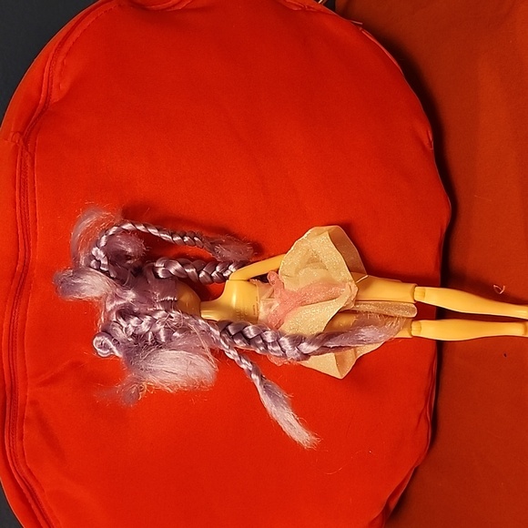 Bratz Bratzillaz Glam Gets Wicked Doll Yasmina Clairvoya - Picture 2 of 4